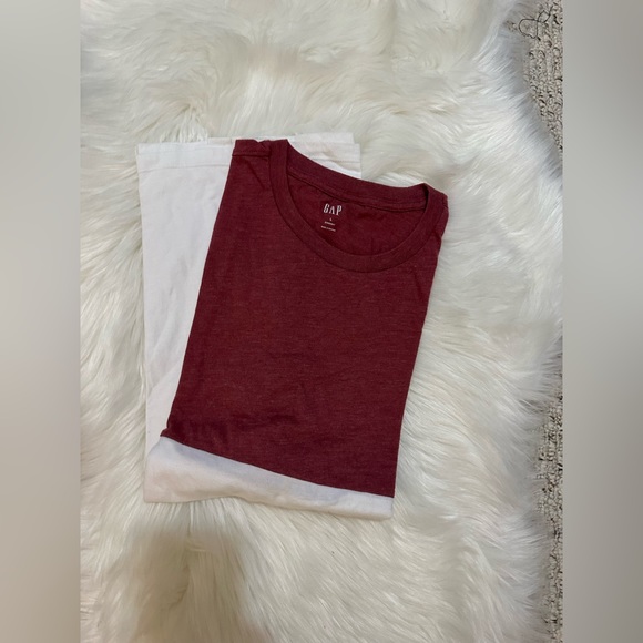 GAP T-Shirt - Picture 2 of 3